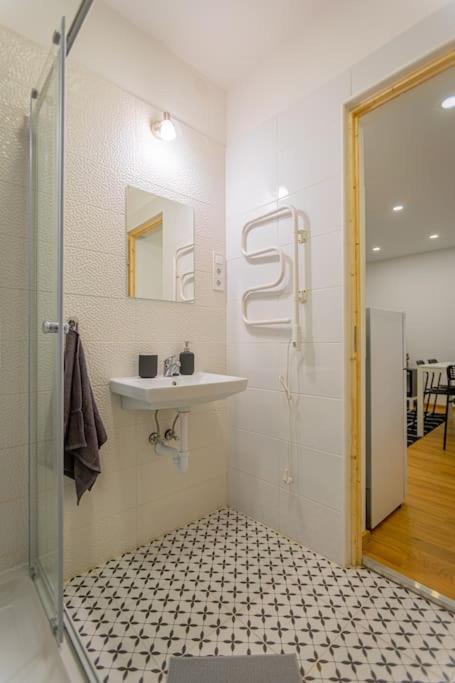 2 Bedroom Flat In The Dob Street, Venus Budapest Kültér fotó