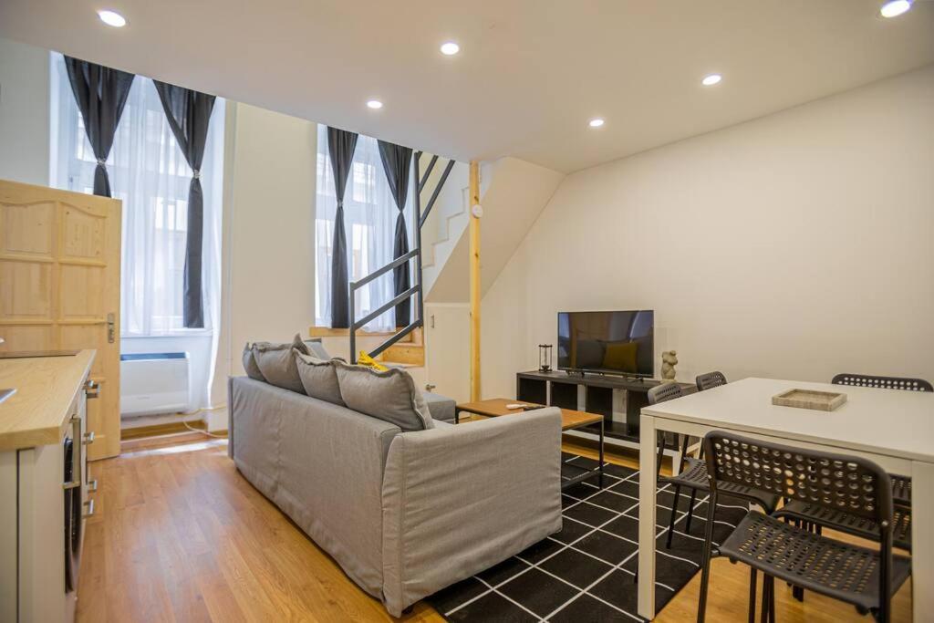 2 Bedroom Flat In The Dob Street, Venus Budapest Kültér fotó